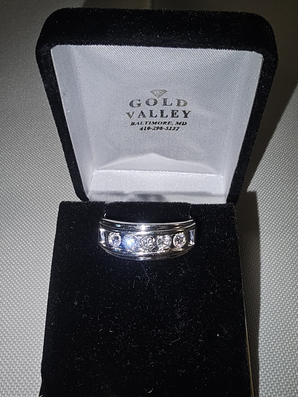Men's White Gold Wedding Band. 2k In Diamonds